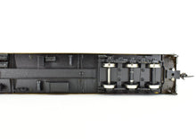 Load image into Gallery viewer, HO Brass Oriental Limited GN - Great Northern 1937 &quot;Empire Builder&quot; Deluxe Coach CP NO BOX
