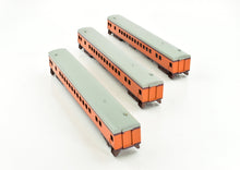 Load image into Gallery viewer, HO Brass NPP - Nickel Plate Products MILW - Milwaukee Road Hiawatha Factory Painted 3 Coach Set
