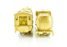 Load image into Gallery viewer, HO Brass Oriental Limited GN - Great Northern R-1 - 2-8-8-2 Open Cab Version
