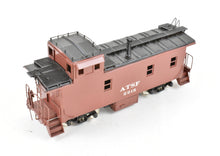 Load image into Gallery viewer, HO Brass Key Imports ATSF - Santa Fe #2201 Class Flat Side Caboose Original Version FP
