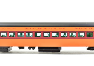 HO Brass Railway Classics MILW - Milwaukee Road 52-Seat Coach Factory Painted 1952 Scheme