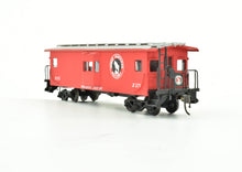 Load image into Gallery viewer, HO Brass Oriental Limited GN -Great Northern Bay Window Caboose CP No. X271

