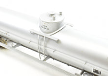 Load image into Gallery viewer, HO Brass PSC - Precision Scale Co. 16,000 Gallon Tank Car FP Silver ATSF - Santa Fe No. 209908
